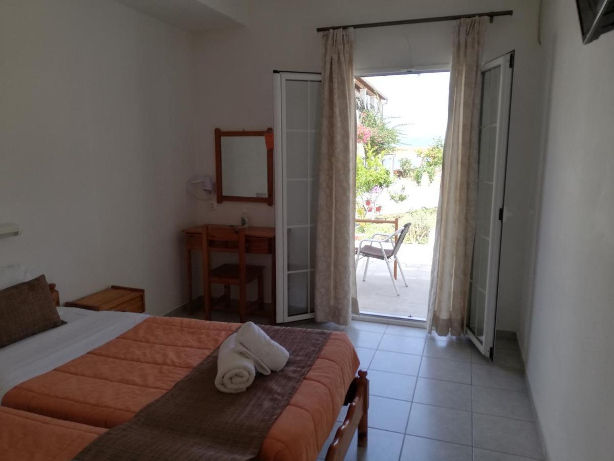 Likourgos Beach Kavos Bagian luar foto