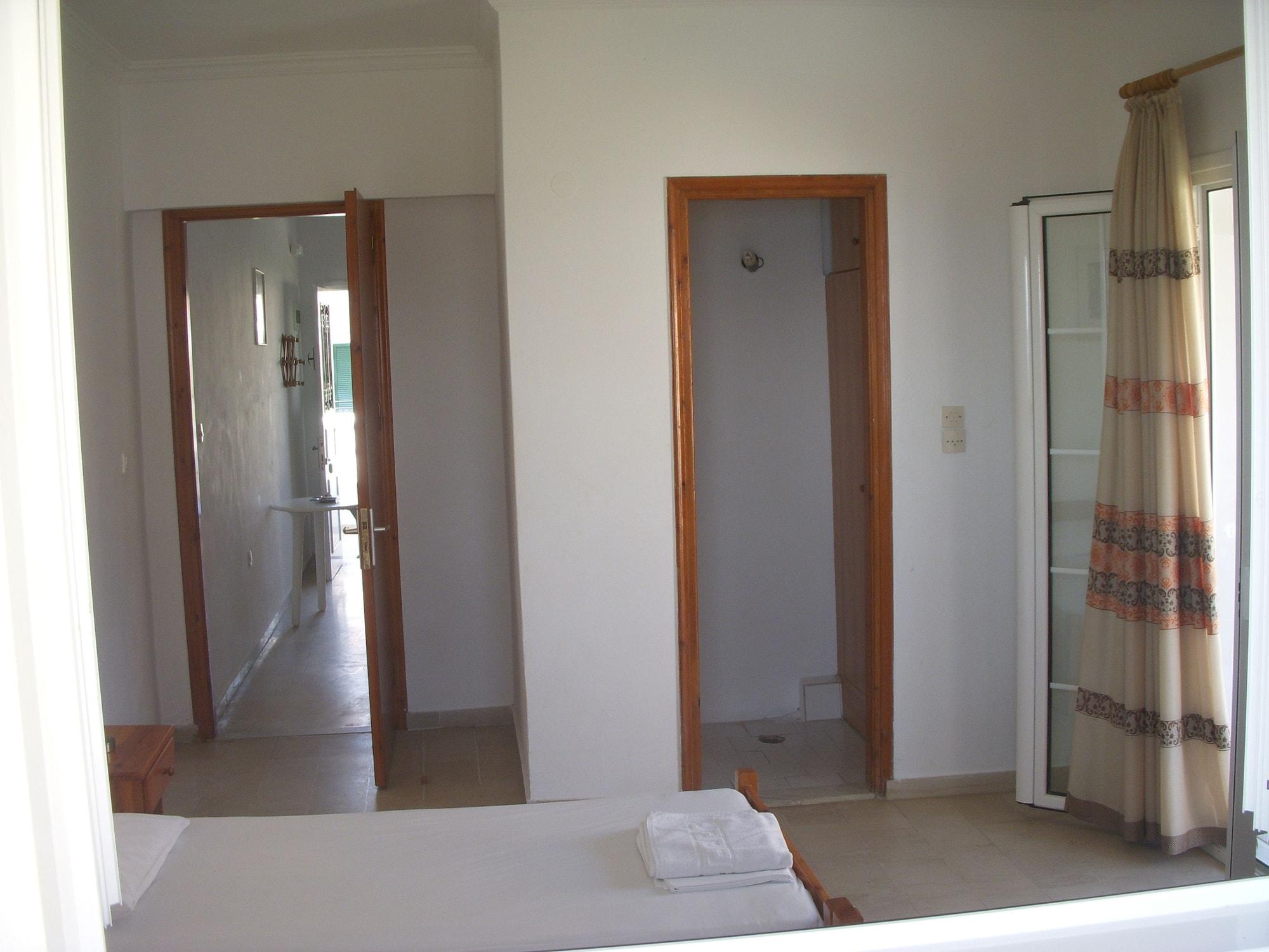 Likourgos Beach Kavos Bagian luar foto