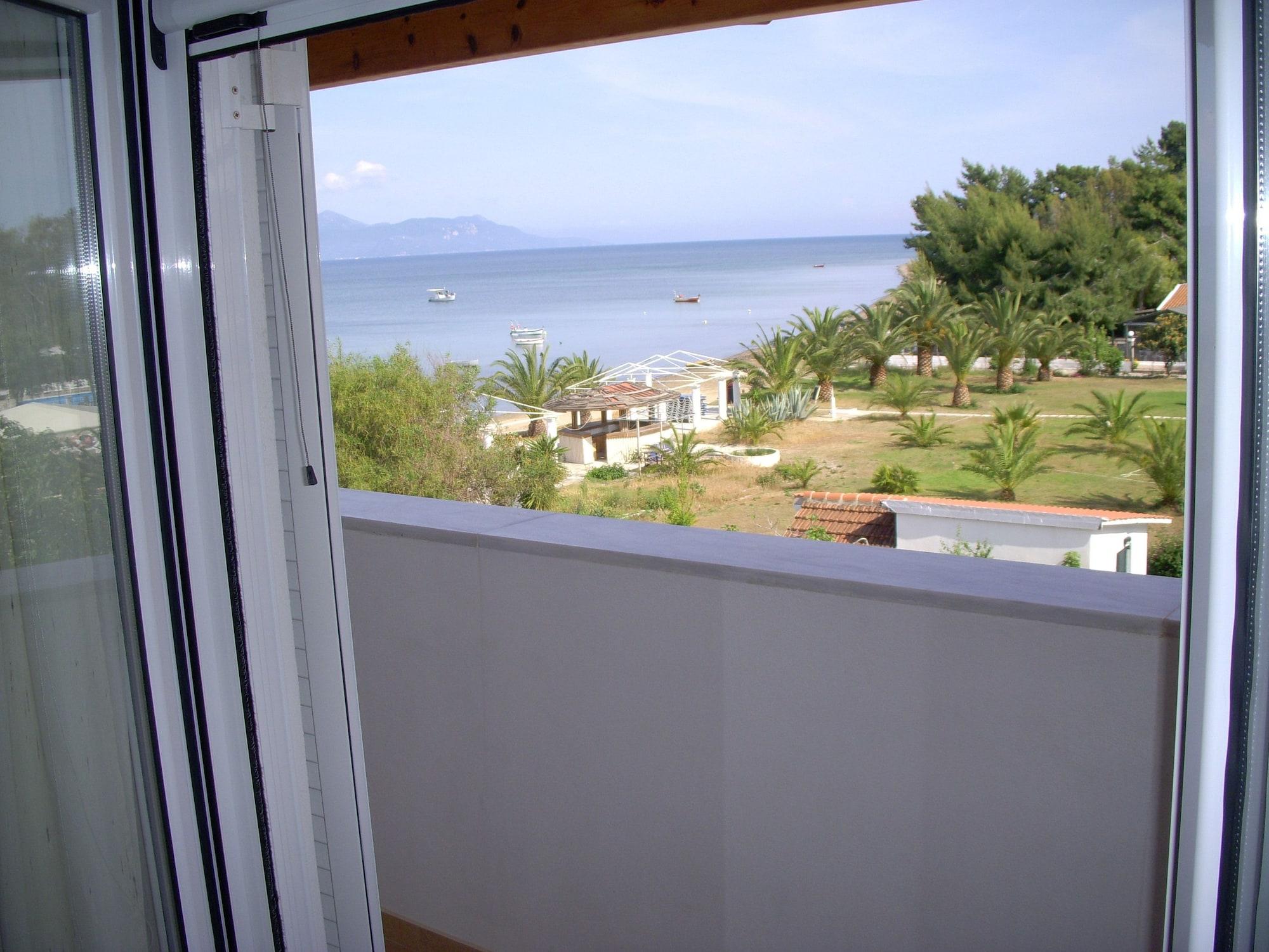 Likourgos Beach Kavos Bagian luar foto
