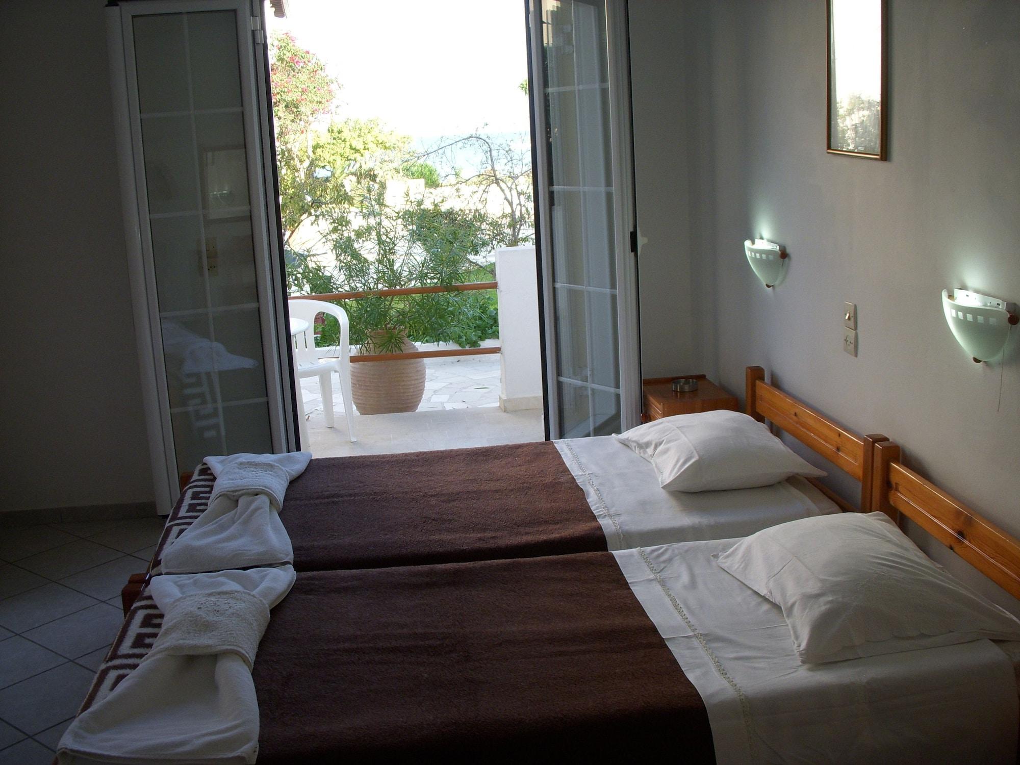 Likourgos Beach Kavos Bagian luar foto