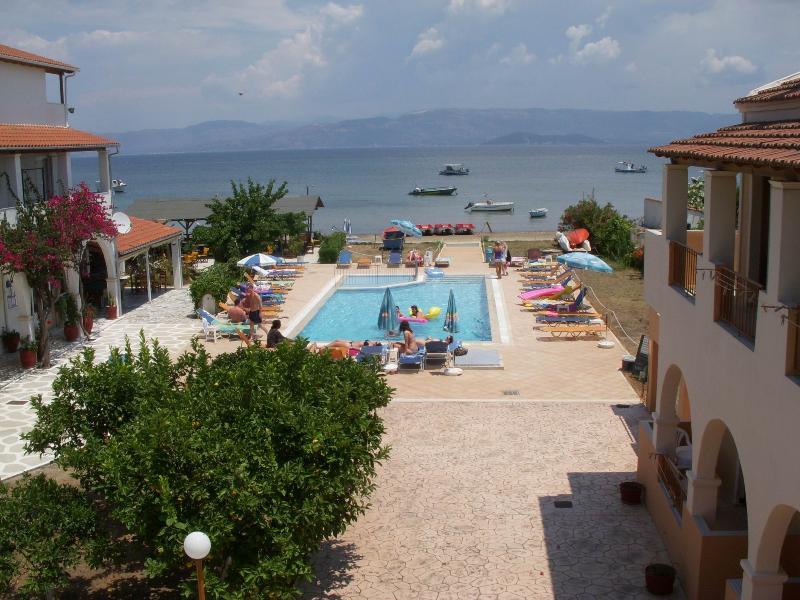 Likourgos Beach Kavos Bagian luar foto