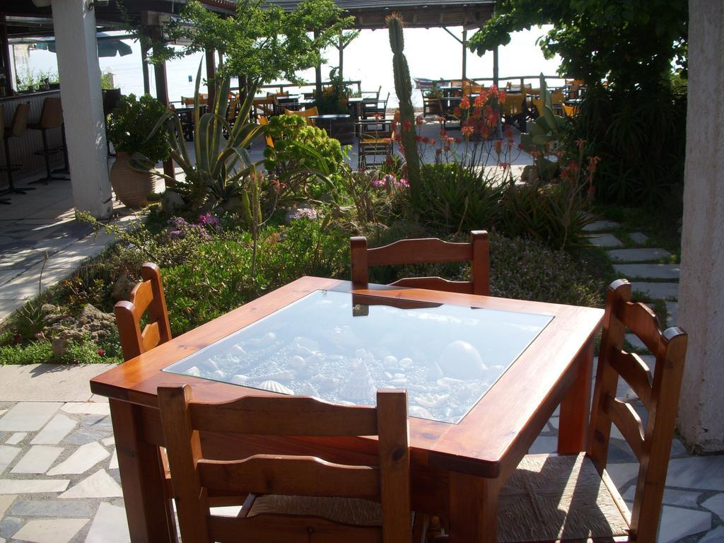 Likourgos Beach Kavos Bagian luar foto