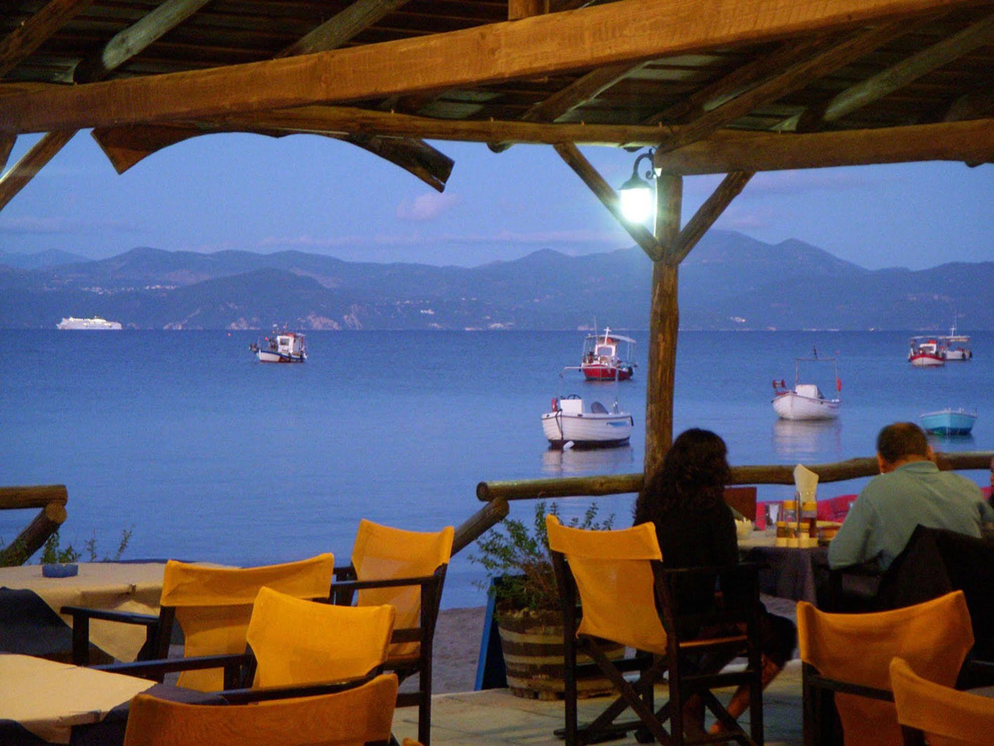 Likourgos Beach Kavos Bagian luar foto